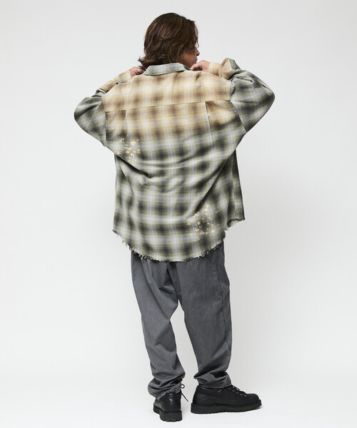 FREAK'S STORE(フリークスストア)の「限定展開 Relax Fit リラックスフィット ブリーチ加工 オンブレチェック ネルシャツ(シャツ/ブラウス・メンズ・ホワイト/ブラウン/ブラック/オリーブ/ブルー・SMALL/MEDIUM/LARGE)」の19枚目の写真