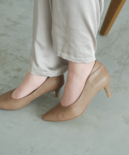 carino(カリーノ)の「【レイン対応】ポインテッドトゥ パッド付きヒールパンプス(パンプス・レディース・ベージュ/ブラック・24cm/23.5cm/23cm/22.5cm/24.5cm)」の18枚目の写真