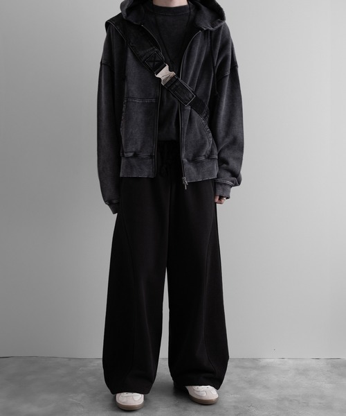 RUUBON（ルーボン）の「【RUUBON】heavy weight panelled sweat pants / ヘビーウェイトパネルドスウェットパンツ（その他パンツ・メンズ・ブラック/グレー・S/M/L）」の3枚目の写真