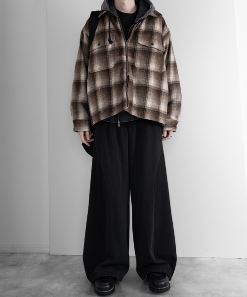 RUUBON（ルーボン）の「【RUUBON】heavy weight panelled sweat pants / ヘビーウェイトパネルドスウェットパンツ（その他パンツ・メンズ・ブラック/グレー・S/M/L）」の6枚目の写真