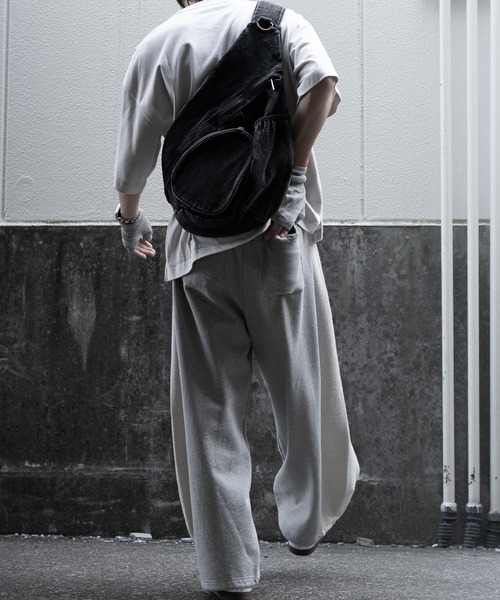 RUUBON（ルーボン）の「【RUUBON】heavy weight panelled sweat pants / ヘビーウェイトパネルドスウェットパンツ（その他パンツ・メンズ・ブラック/グレー・S/M/L）」の12枚目の写真