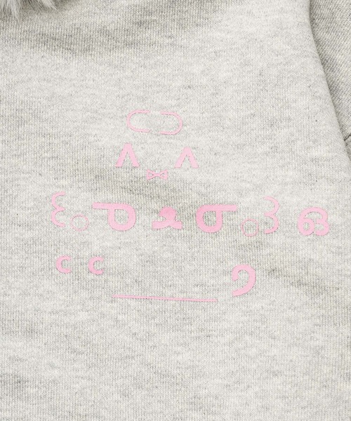 INTER FACTORY（インターファクトリー）の「MUELLIE MEW  - プリントジップフーディー -（パーカー・レディース・グレー/ピンク・X-SMALL/MEDIUM）」の6枚目の写真