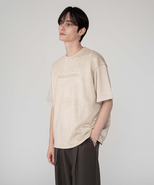 BROWNY(ブラウニー)の「BROWNY/フェイクスウェードエンボスロゴT(Tシャツ/カットソー・メンズ・チャコールグレー/アイボリー・LARGE/MEDIUM)」の9枚目の写真
