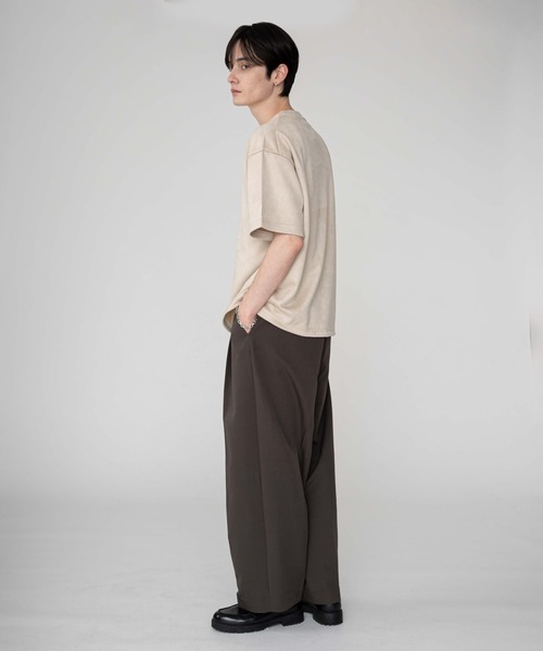 BROWNY(ブラウニー)の「BROWNY/フェイクスウェードエンボスロゴT(Tシャツ/カットソー・メンズ・チャコールグレー/アイボリー・LARGE/MEDIUM)」の11枚目の写真