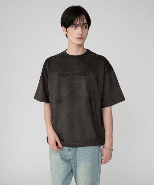 BROWNY(ブラウニー)の「BROWNY/フェイクスウェードエンボスロゴT(Tシャツ/カットソー・メンズ・チャコールグレー/アイボリー・LARGE/MEDIUM)」の13枚目の写真