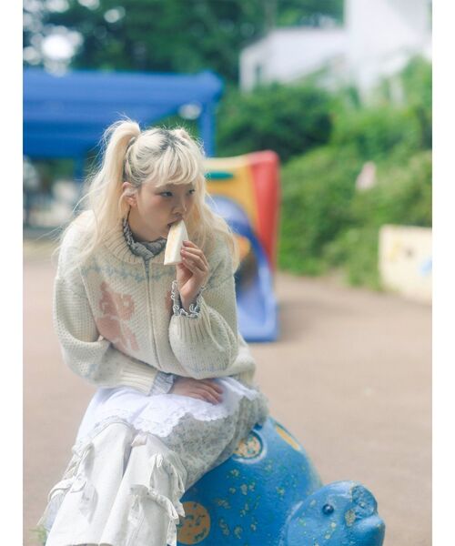 merry jenny（メリージェニー）の「frill neckブラウス（シャツ/ブラウス・レディース・オフホワイト/グレー・FREE）」の12枚目の写真