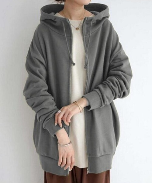 cammie(キャミー)の「ハイネックロング丈パーカー(パーカー・レディース・ベージュ/ネイビー/ブラック/グレー・M/L)」の1枚目の写真