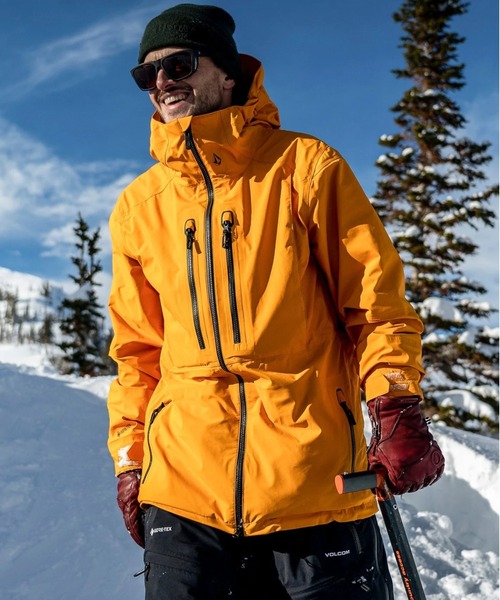 VOLCOM（ボルコム）の「【VOLCOM/ボルコム】 Mens Guide Gore-Tex Jacket /アイコンワンポイントゴアテックススキースノーボードジャケット（その他アウター・メンズ・ブラック/ゴールド/アーミー・XX-LARGE/X-SMALL）」の3枚目の写真