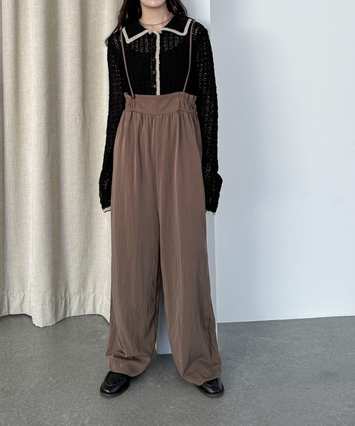 PILIT(ピリット)の「ハイウエスト ボリュームサロペット(サロペット/オーバーオール・レディース・ブラック/ブラウン・MEDIUM)」の2枚目の写真