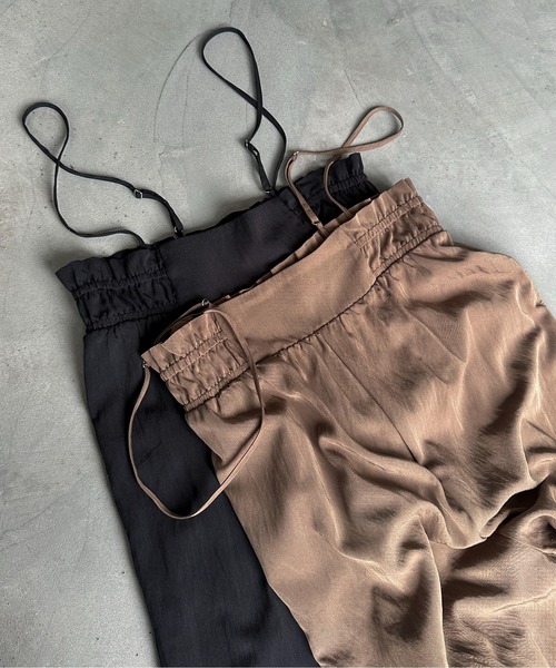 PILIT(ピリット)の「ハイウエスト ボリュームサロペット(サロペット/オーバーオール・レディース・ブラック/ブラウン・MEDIUM)」の11枚目の写真