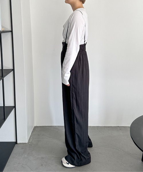 PILIT(ピリット)の「ハイウエスト ボリュームサロペット(サロペット/オーバーオール・レディース・ブラック/ブラウン・MEDIUM)」の13枚目の写真