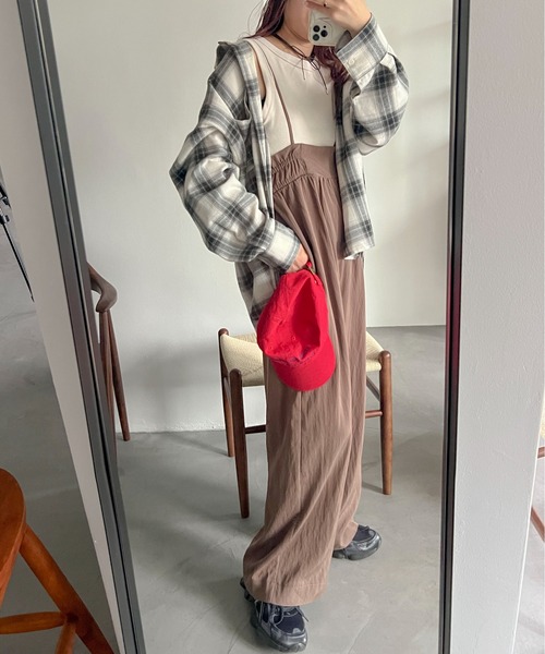 PILIT(ピリット)の「ハイウエスト ボリュームサロペット(サロペット/オーバーオール・レディース・ブラック/ブラウン・MEDIUM)」の8枚目の写真