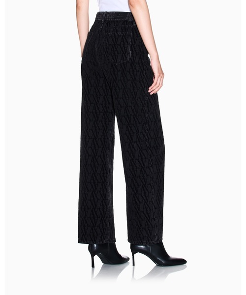 ARMANI EXCHANGE(アルマーニエクスチェンジ)の「【A|X アルマーニ エクスチェンジ】オールオーバージャカードロゴ デニムパンツ_J38 RELAXED(デニムパンツ・レディース・ブラック・24inch/25inch/26inch/28inch/29inch/27inch)」の7枚目の写真