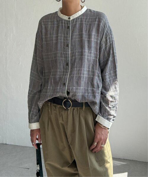 LBC(エルビーシー)の「クレリックパイピングシャツ(シャツ/ブラウス・レディース・ネイビー/グリーン/グレー・M/L)」の2枚目の写真