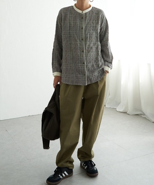 LBC(エルビーシー)の「クレリックパイピングシャツ(シャツ/ブラウス・レディース・ネイビー/グリーン/グレー・M/L)」の5枚目の写真