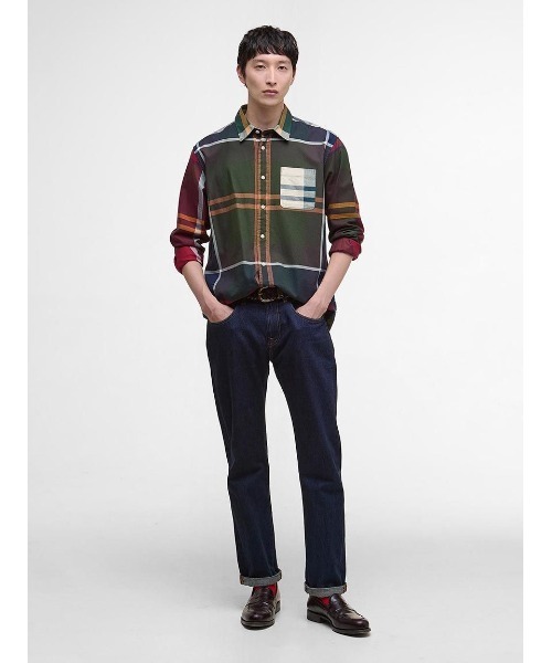 Barbour（バブアー）の「タータン パッチワーク シャツ（オーバーサイズフィット）（シャツ/ブラウス・メンズ・マルチ・40/38）」の2枚目の写真