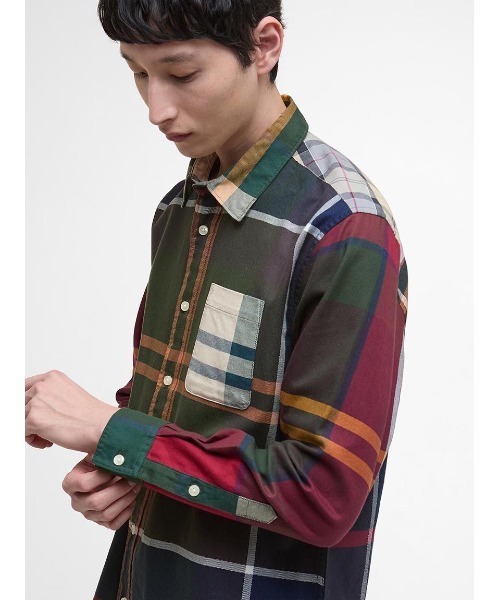 Barbour（バブアー）の「タータン パッチワーク シャツ（オーバーサイズフィット）（シャツ/ブラウス・メンズ・マルチ・40/38）」の6枚目の写真