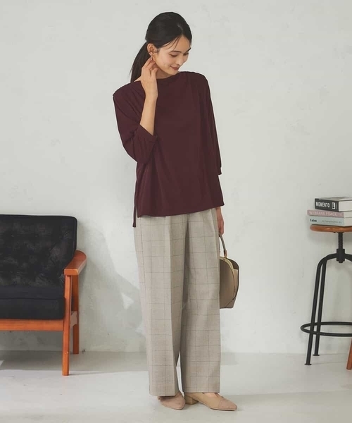 a.v.v(アーヴェヴェ)の「ドレープネックトップス(Tシャツ/カットソー・レディース・ボルドー/ブラック・38)」の9枚目の写真