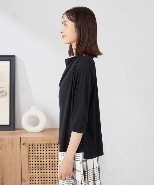 a.v.v(アーヴェヴェ)の「ドレープネックトップス(Tシャツ/カットソー・レディース・ボルドー/ブラック・38)」の19枚目の写真