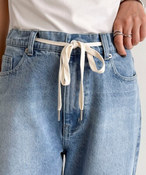 fredy emue（フレディエミュ）の「ドロストデニムパンツ（デニムパンツ・レディース・サックスブルー/ネイビー・36/38）」の18枚目の写真