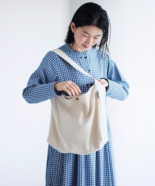 Sunny clouds(サニークラウズ)の「サニークラウズ お弁当箱みたいなトートバッグ(トートバッグ・レディース・キナリ・ONE SIZE)」の19枚目の写真