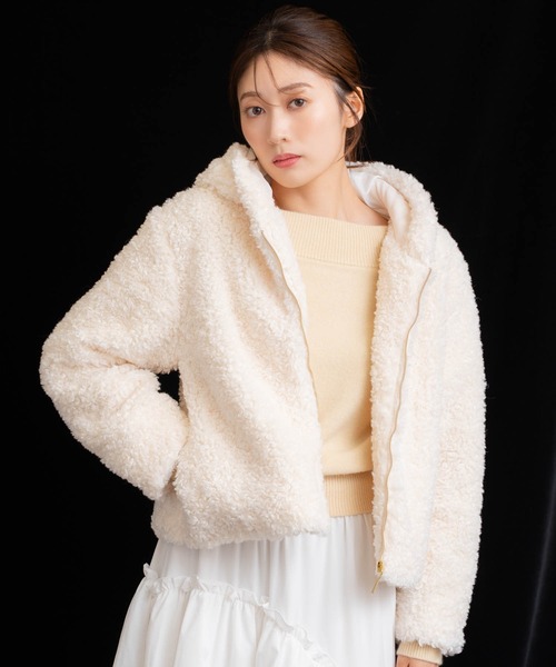 NOELA（ノエラ）の「ボアフーディーショートブルゾン（ブルゾン・レディース・ブラウン/オフホワイト・フリー）」の2枚目の写真