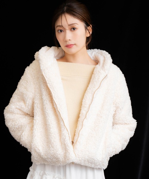 NOELA（ノエラ）の「ボアフーディーショートブルゾン（ブルゾン・レディース・ブラウン/オフホワイト・フリー）」の6枚目の写真