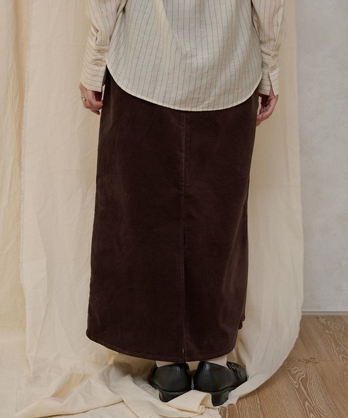 MUHET（ミュエータ）の「【set item】velour bustier & skirt / ベロアビスチェ＆スカートセット（スカート・レディース・ブラウン/ネイビー・SMALL/MEDIUM/LARGE）」の9枚目の写真