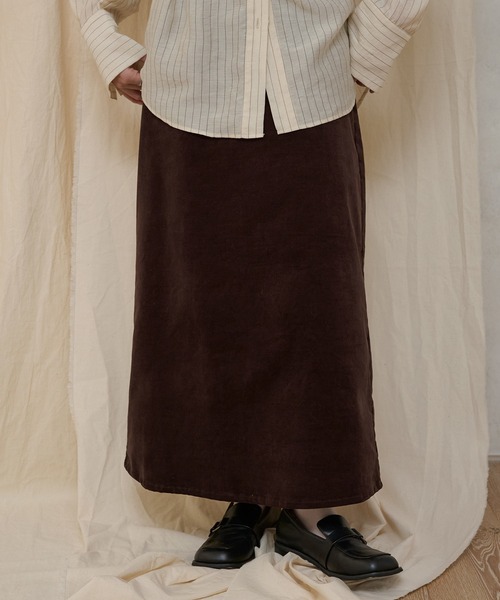 MUHET（ミュエータ）の「【set item】velour bustier & skirt / ベロアビスチェ＆スカートセット（スカート・レディース・ブラウン/ネイビー・SMALL/MEDIUM/LARGE）」の4枚目の写真