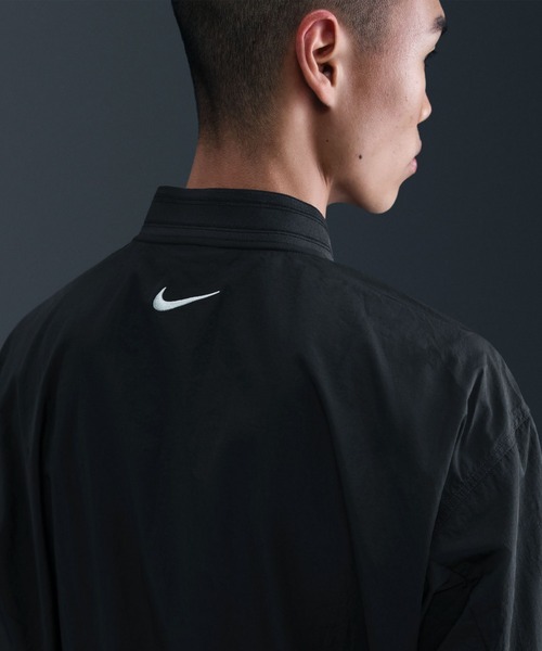 NIKE(ナイキ)の「ナイキ スポーツウェア メンズ ウィンドシャツ / Nike Sportswear Men's Wind Shirt IM7591-010 Black(ジャージ・メンズ・ブラック・XL/L/2XL/S/M)」の2枚目の写真