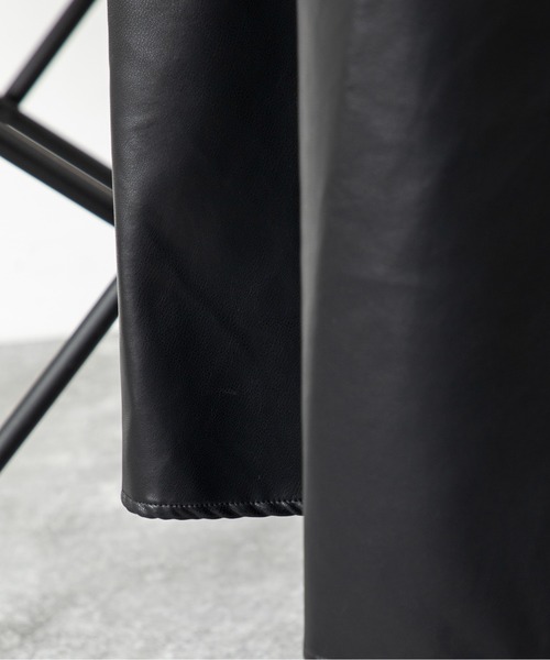 MILLION CARATS（ミリオンカラッツ）の「【美シルエットで体型カバー】上品なのにこなれるフェイクレザーフレアスカート大人カジュアルを格上げするレザー見え質感が、シンプルなのに抜群の存在感。後ろゴム仕様で快適さもあり、デートから休日までシーンレスに活躍する一枚。（スカート・レディース・ブラック/グレー/ブラウン・FREE）」の16枚目の写真