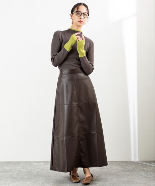 MILLION CARATS（ミリオンカラッツ）の「【美シルエットで体型カバー】上品なのにこなれるフェイクレザーフレアスカート大人カジュアルを格上げするレザー見え質感が、シンプルなのに抜群の存在感。後ろゴム仕様で快適さもあり、デートから休日までシーンレスに活躍する一枚。（スカート・レディース・ブラック/グレー/ブラウン・FREE）」の9枚目の写真