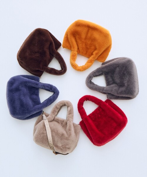 ANY（エニィ）の「カラーファーバッグ（ショルダーバッグ・レディース・レッド系/ライトグレー系/オレンジ系/ベージュ系/ダークブラウン系/ダルブルー系・F）」の19枚目の写真