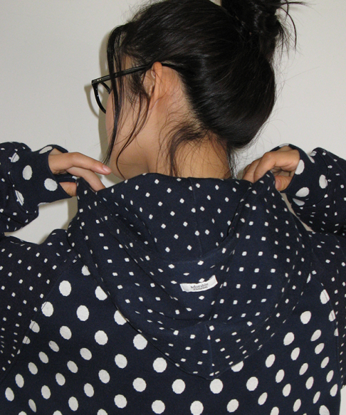 RONRON(ロンロン)の「DOT RAGLAN HOODED ZIP UP NAVY(パーカー・レディース・その他・FREE)」の3枚目の写真