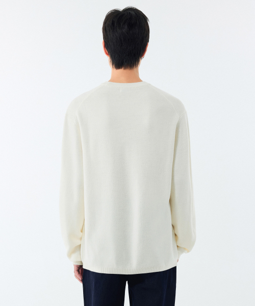 MUSINSA STANDARD（ムシンサスタンダード）の「ミニマルクルーネックニット[クリーム]（ニット/セーター・メンズ・その他・SMALL/MEDIUM/LARGE/X-LARGE/XX-LARGE）」の3枚目の写真