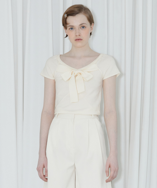 SINOON(シヌーン)の「RIBBON TIE SLIM KNIT TOP (IVORY)(ニット/セーター・レディース・アイボリー・FREE)」の4枚目の写真