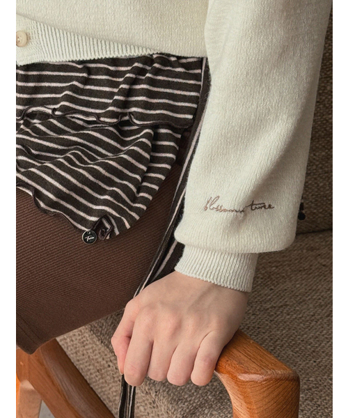TWEE(トゥウィー)の「ショーティ刺繍ラウンド長袖カーディガン(カーディガン/ボレロ・レディース・レッド/アイボリー/ミント・FREE)」の6枚目の写真