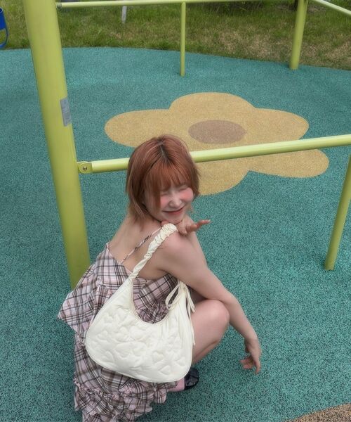 SALT AND CHOCOLATE（ソルトアンドチョコレート）の「[HAST] クロビショルダーバッグ 452511001 (アイボリー)（ショルダーバッグ・レディース・アイボリー・FREE）」の4枚目の写真