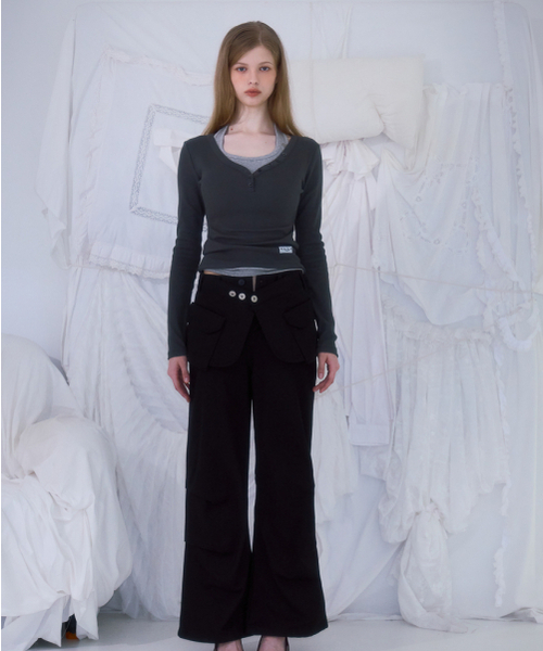 ROSEFRANTZ（ロゼフランツ）の「Skirt Layered Bootcut Pants [Black]（その他パンツ・レディース・ブラック・SMALL/MEDIUM）」の2枚目の写真