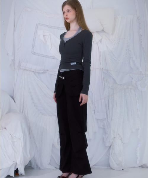 ROSEFRANTZ（ロゼフランツ）の「Skirt Layered Bootcut Pants [Black]（その他パンツ・レディース・ブラック・SMALL/MEDIUM）」の3枚目の写真