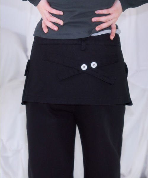 ROSEFRANTZ（ロゼフランツ）の「Skirt Layered Bootcut Pants [Black]（その他パンツ・レディース・ブラック・SMALL/MEDIUM）」の10枚目の写真