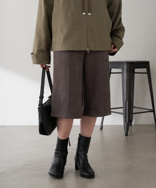 COLLAGE GALLARDAGALANTE(コラージュガリャルダガランテ)の「Q.anos/スエードハーフパンツ(その他パンツ・レディース・チャコールグレー/キャメル・FREE)」の16枚目の写真