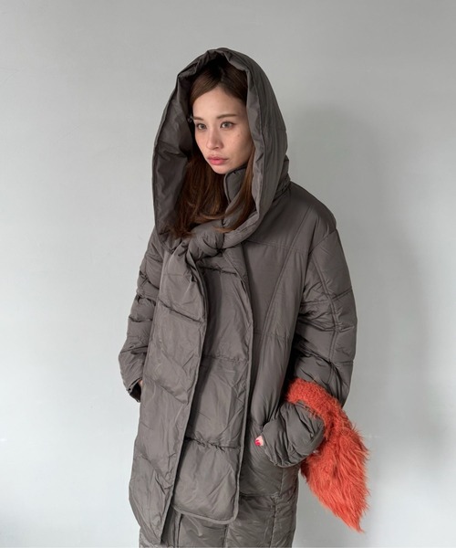 SANSeLF（サンセルフ）の「【SANSeLF】 マフラー付きロングボリュームダウンコート saw25a060（ダウンジャケット/コート・レディース・グレー・FREE）」の7枚目の写真