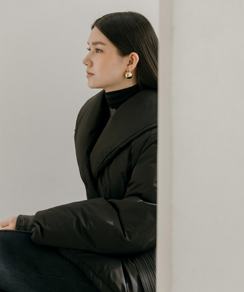 MAYVERU（メイバーユー）の「Lenna wool turtleneck t-shirt _ Black（Tシャツ/カットソー・レディース・その他・FREE）」の7枚目の写真