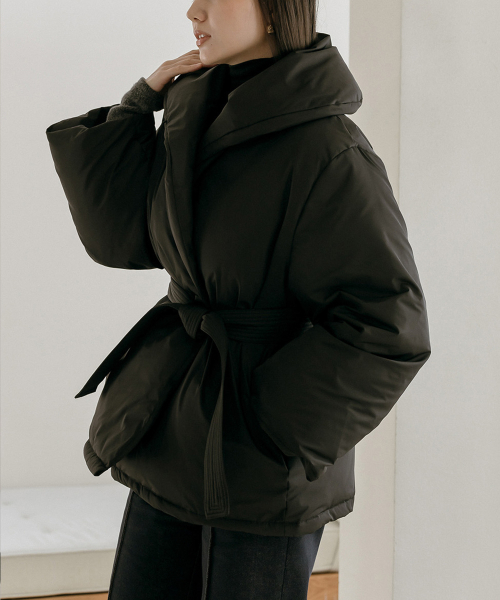 MAYVERU（メイバーユー）の「Lenna wool turtleneck t-shirt _ Black（Tシャツ/カットソー・レディース・その他・FREE）」の2枚目の写真