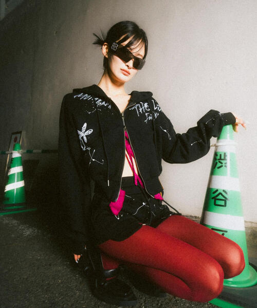 ROYAL FLASH(ロイヤルフラッシュ)の「MITSUKI/ミツキ/ペイントショートパンツ(その他パンツ・レディース・ブラック/ホワイト・F)」の5枚目の写真