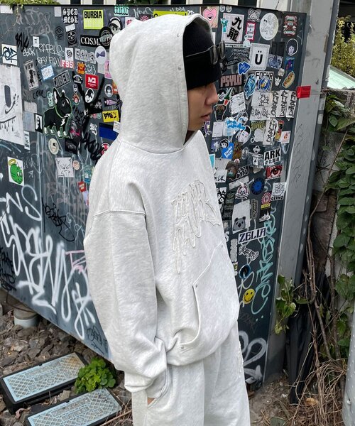 CIAOPANIC（チャオパニック）の「カットレイヤーロゴスタッズプルオーバーパーカー（パーカー・レディース・グレー/ネイビー・LARGE/MEDIUM）」の5枚目の写真