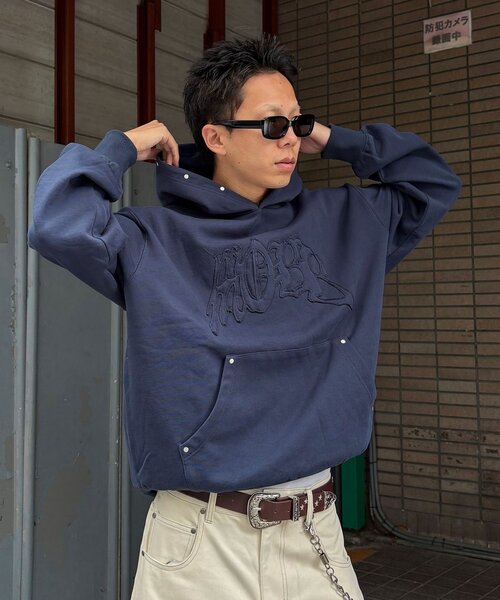 CIAOPANIC（チャオパニック）の「カットレイヤーロゴスタッズプルオーバーパーカー（パーカー・レディース・グレー/ネイビー・LARGE/MEDIUM）」の16枚目の写真