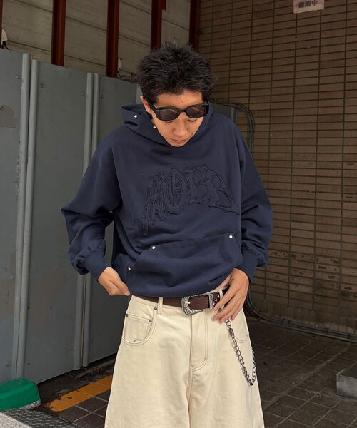 CIAOPANIC（チャオパニック）の「カットレイヤーロゴスタッズプルオーバーパーカー（パーカー・レディース・グレー/ネイビー・LARGE/MEDIUM）」の17枚目の写真