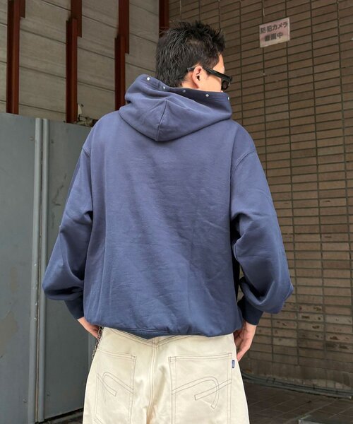 CIAOPANIC（チャオパニック）の「カットレイヤーロゴスタッズプルオーバーパーカー（パーカー・レディース・グレー/ネイビー・LARGE/MEDIUM）」の19枚目の写真